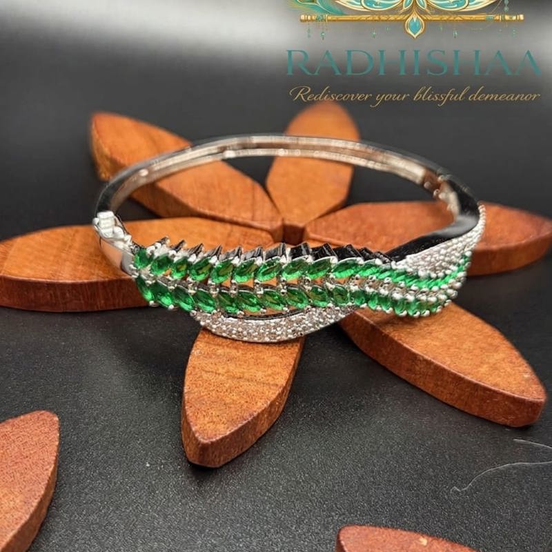 Whispering Green Bracelet